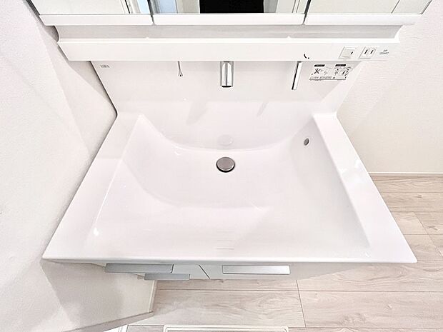 【その他設備(ハンドシャワー水栓)】ハンドシャワー付き！使いやすい洗面台。