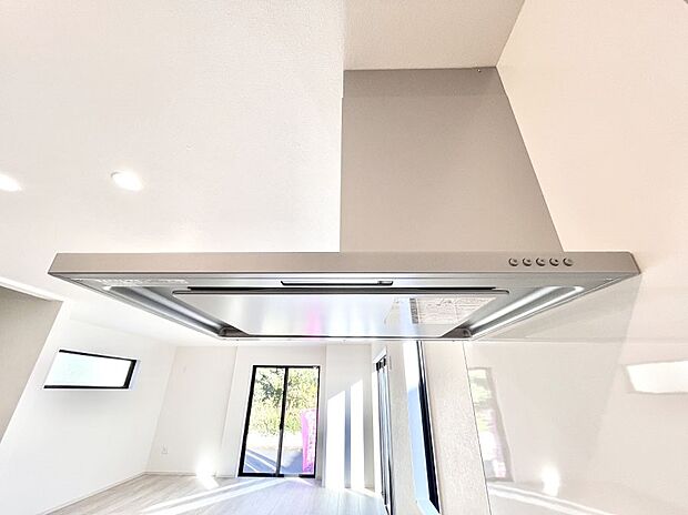 【その他設備(レンジフード)】基本的なお手入れはフィルターのみ！お手入れのしやすさも魅力です。