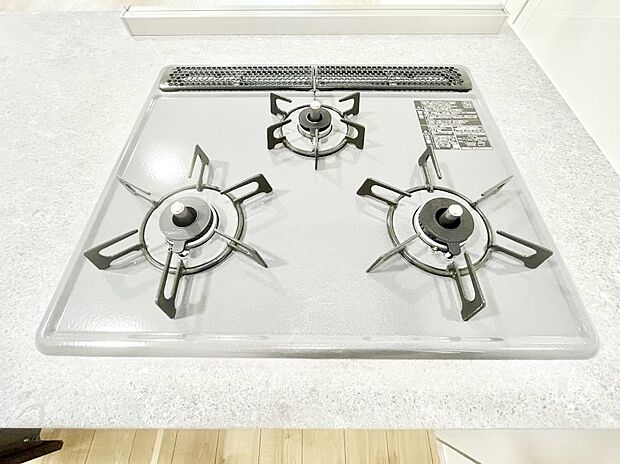 【その他設備(ガスコンロ)】三口ガスコンロでお料理が一気にはかどりそう  