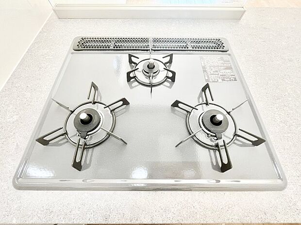 【その他設備(ガスコンロ)】三口ガスコンロでお料理が一気にはかどりそう  