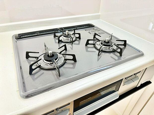 【その他設備(Ｓｉセンサーコンロ)】ガスコンロはＳｉセンサー搭載。火力調節や焦げ付き・消し忘れも防いでくれます。