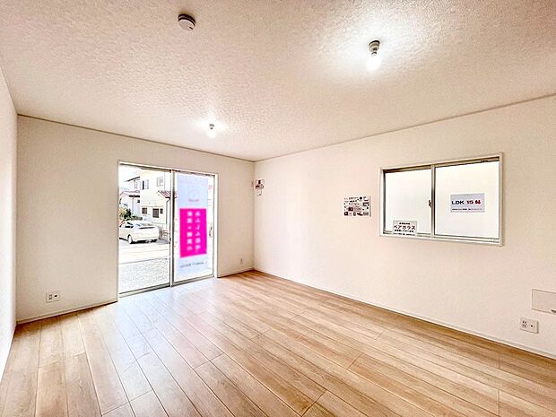 【ダイニング】家族の笑顔が自然と生まれてくる、そんな雰囲気のダイニングに仕上がっています。