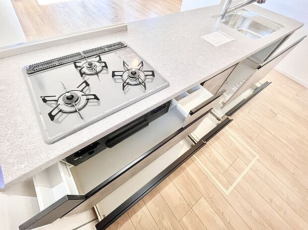 【その他設備(スライド収納)】使いやすさを優先したスライド式収納タイプ!