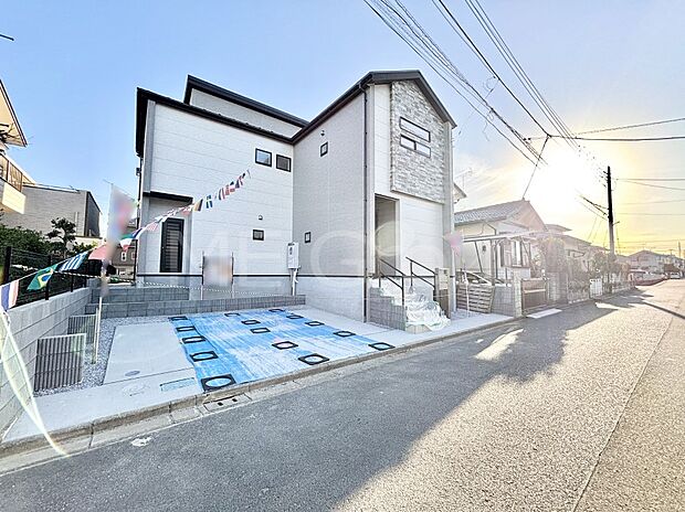 【前面道路含む現地写真】堂々完成！！ ここから始まる新生活を応援いたします！ 