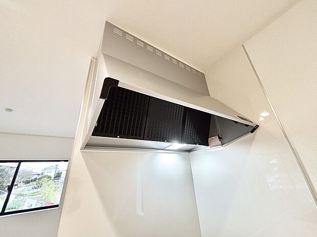 【その他設備(レンジフード)】基本的なお手入れはフィルターのみ！お手入れのしやすさも魅力です。