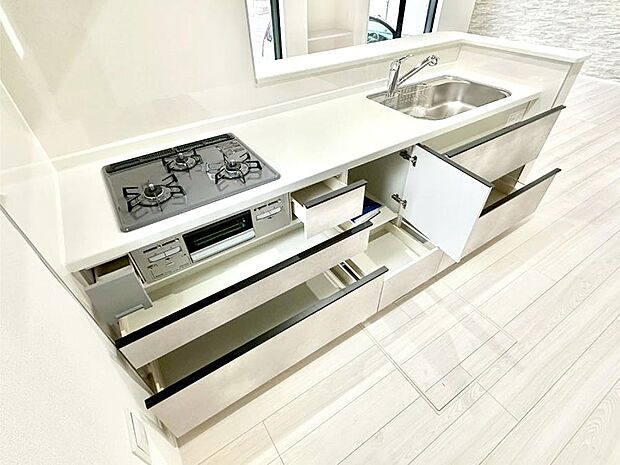 【その他設備(スライド収納)】使いやすさを優先したスライド式収納タイプ!