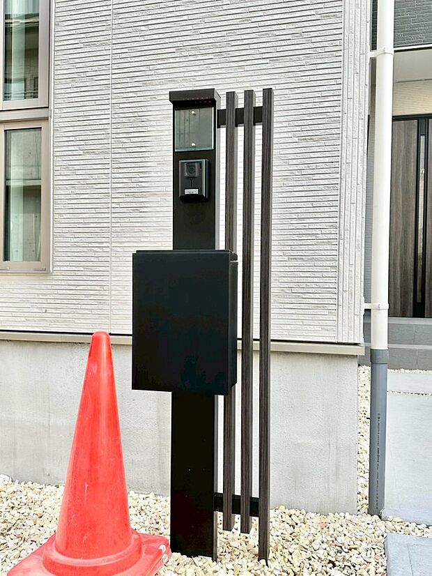 【その他現地】表札・インターホン・ポストをひとつに集約