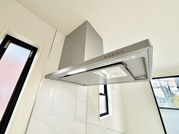 【その他設備(レンジフード)】基本的なお手入れはフィルターのみ!お手入れのしやすさも魅力です。