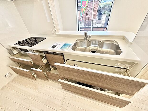 【その他設備(スライド収納)】使いやすさを優先したスライド式収納タイプ！