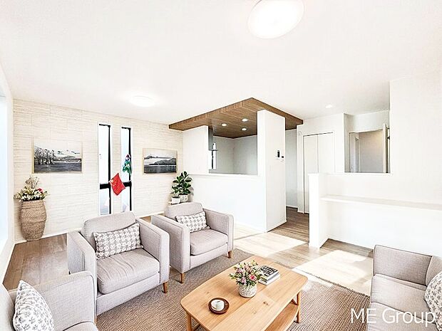 【リビング】落ち着いた雰囲気のLDKは家族みんなの快適空間※家具はCGです