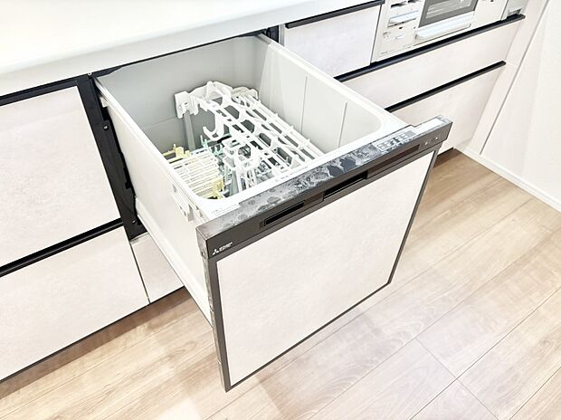 【その他設備(食洗機)】面倒なお片づけは食洗機にお任せ!家事の負担が減って、時間にも気持ちにもゆとりができます。