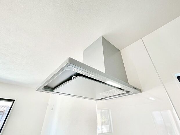【その他設備(レンジフード)】基本的なお手入れはフィルターのみ！お手入れのしやすさも魅力です。