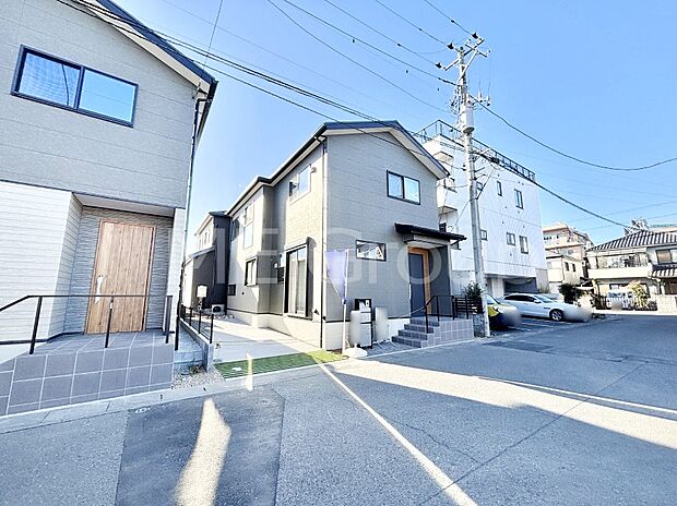 【前面道路含む現地写真】堂々完成！！ ここから始まる新生活を応援いたします！ 