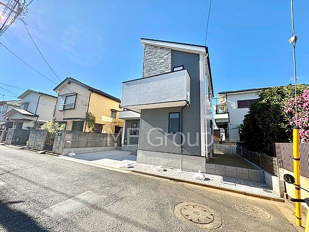 【前面道路含む現地写真】前面道路はきちんと整備されています