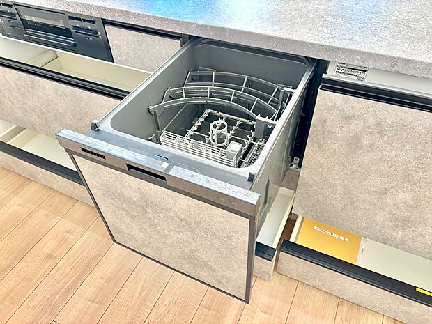 【その他設備(食洗機)】面倒なお片づけは食洗機にお任せ!家事の負担が減って、時間にも気持ちにもゆとりができます。