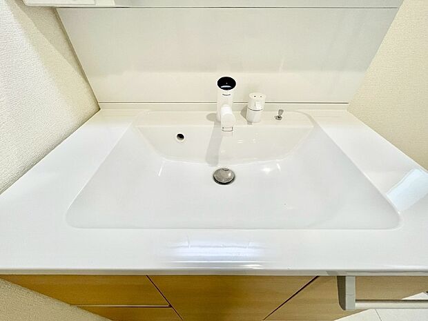 【その他設備(タッチレス水栓)】蛇口に触れず、手をかざすだけで、出水・止水できるタッチレス水栓