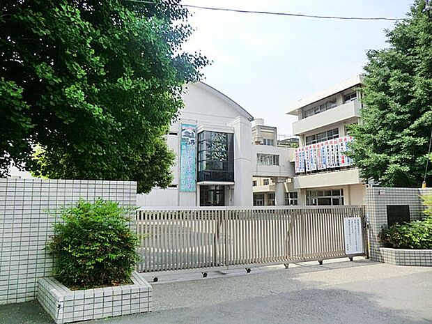 松戸市立第四中学校(約530m・徒歩7分)