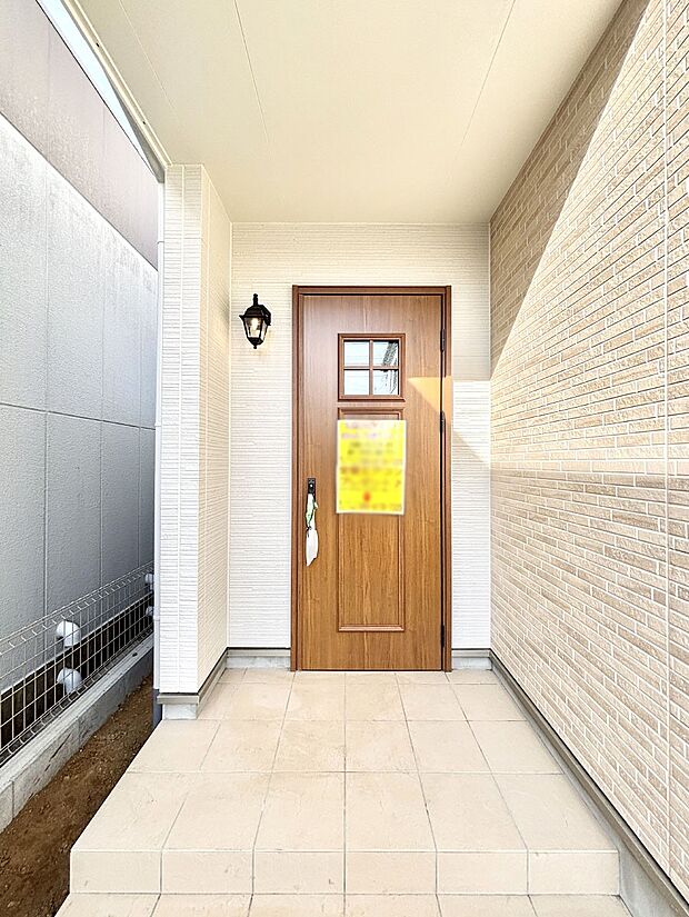 【玄関】大切な家族、来客を出迎える玄関。