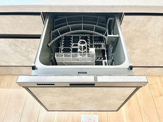 【その他設備(食洗機)】面倒なお片づけは食洗機にお任せ！家事の負担が減って、時間にも気持ちにもゆとりができます。