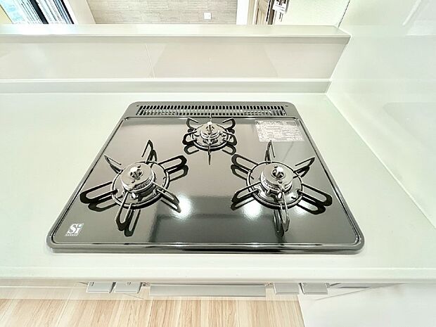 【その他設備(ガスコンロ)】三口ガスコンロでお料理が一気にはかどりそう