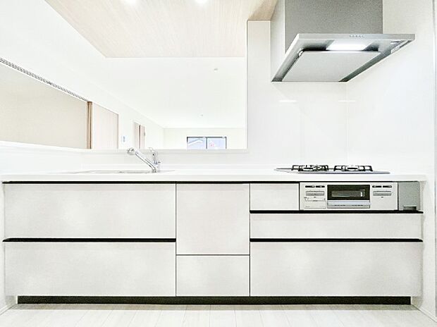 【キッチン】毎日使うキッチンだから、使いやすさ＆お手入れのしやすさにこだわりました。 