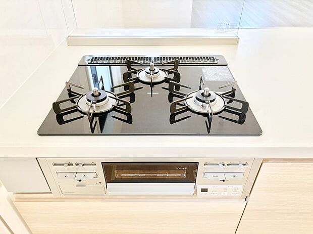 【その他設備(Ｓｉセンサーコンロ)】ガスコンロはＳｉセンサー搭載。火力調節や焦げ付き・消し忘れも防いでくれます。