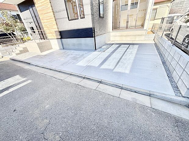 【駐車場】生活に欠かせない駐車スペース。　