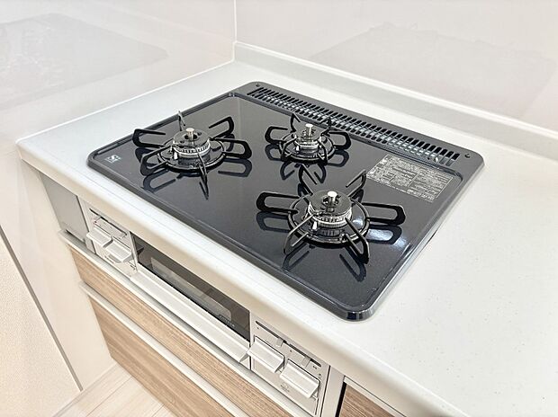 【その他設備(Ｓｉセンサーコンロ)】ガスコンロはＳｉセンサー搭載。火力調節や焦げ付き・消し忘れも防いでくれます。