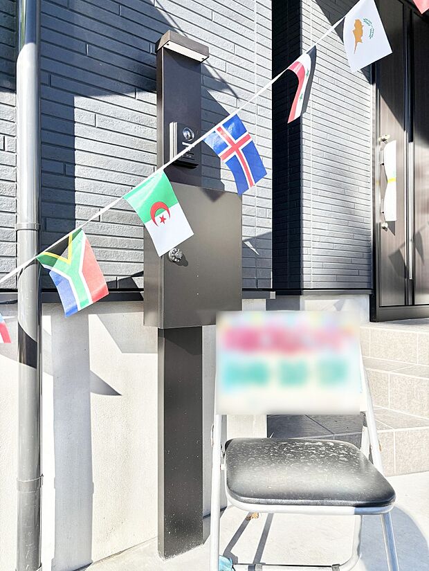 【その他現地】シンプルなデザインのポスト