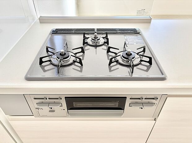 【その他設備(ガスコンロ)】三口ガスコンロでお料理が一気にはかどりそう  