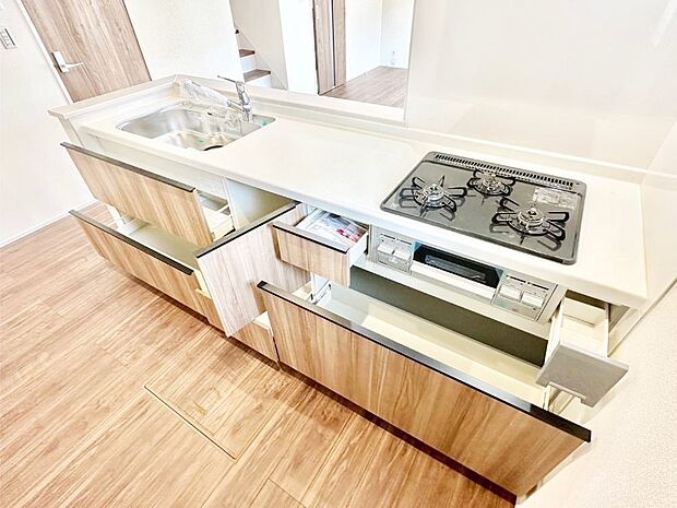 【その他設備(スライド収納)】使いやすさを優先したスライド式収納タイプ！