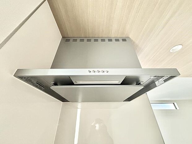 【冷暖房・空調設備(レンジフード)】フラットタイプのレンジフード、お手入れがしやすいですね！