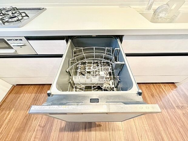 【その他設備(食洗機)】面倒なお片づけは食洗機にお任せ！家事の負担が減って、時間にも気持ちにもゆとりができます。