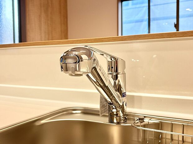 【その他設備(浄水器)】いつでも清潔なおいしいお水を。一つの水栓で水道水と浄水を使い分け。