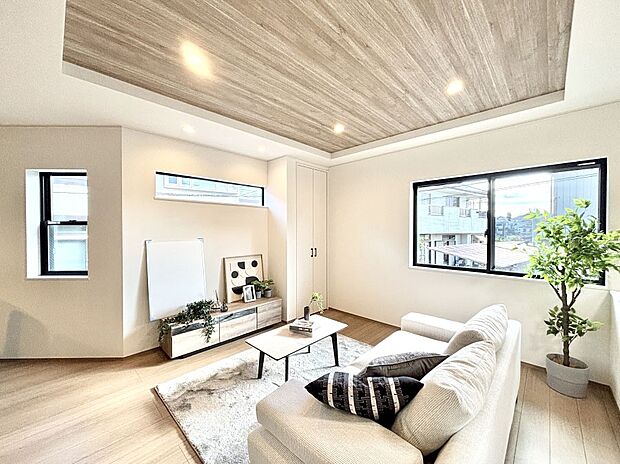 【リビングダイニング】落ち着いた雰囲気のＬＤＫは家族みんなの快適空間  