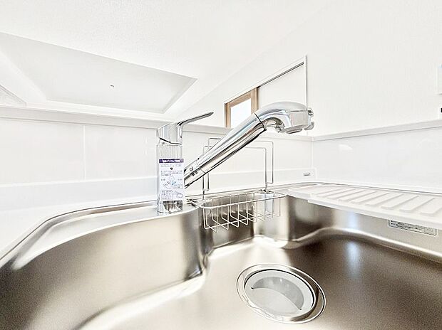 【その他設備(蛇口一体型浄水器)】いつでも清潔なおいしいお水を。一つの水栓で水道水と浄水を使い分け。