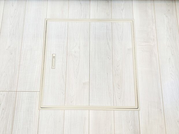 【その他設備(床下収納)】床下収納付き！日用品・非常用品の収納にも大活躍。