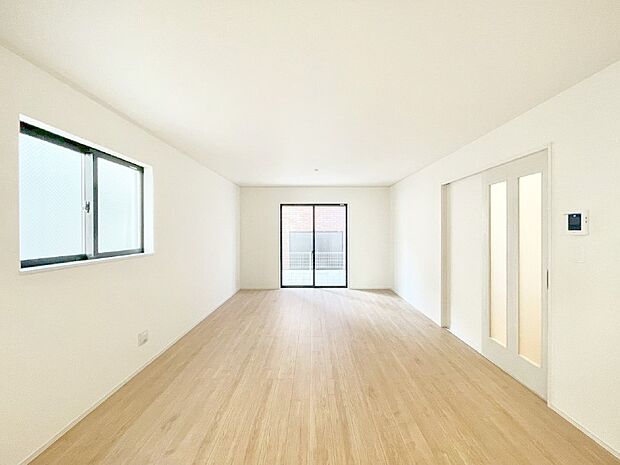 【リビングダイニング】家族団らんの時間も増えそうなくつろぎのリビングダイニング。   