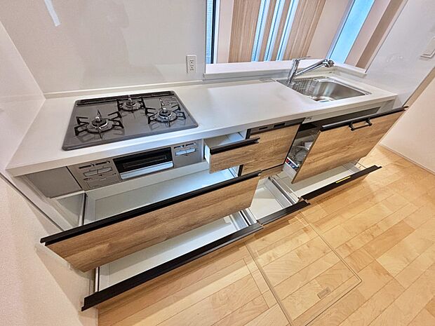 【その他設備(スライド収納)】使いやすさを優先したスライド式収納タイプ!