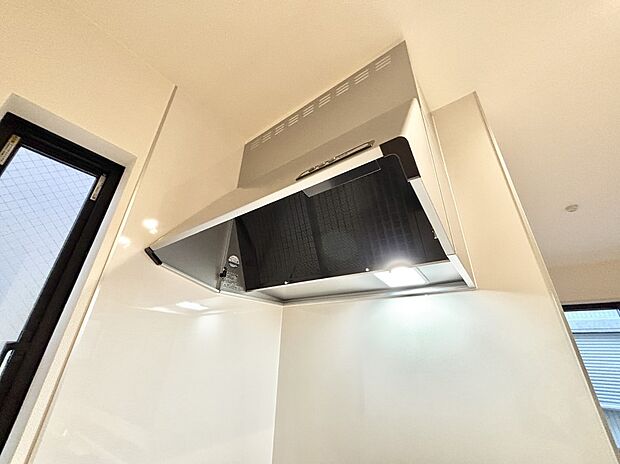 【その他設備(レンジフード)】基本的なお手入れはフィルターのみ！お手入れのしやすさも魅力です。