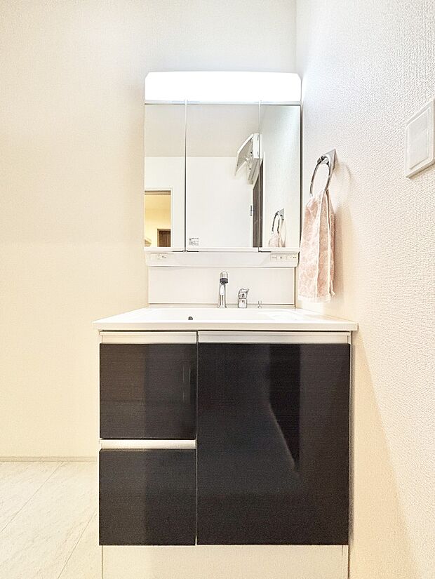 【洗面台・洗面所】収納力と機能性に優れた洗面化粧台