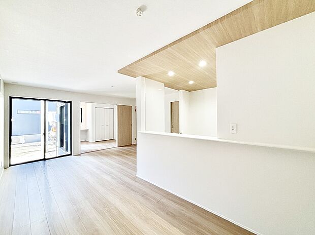 【ダイニング】家族が自然と集まる憩いのスペースになりそう