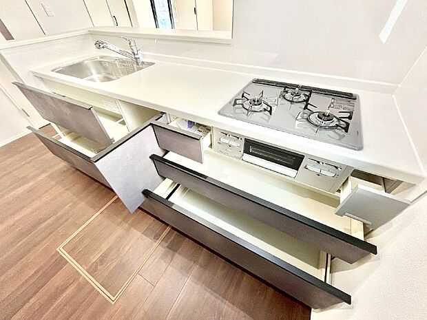 【その他設備(スライド収納)】使いやすさを優先したスライド式収納タイプ!