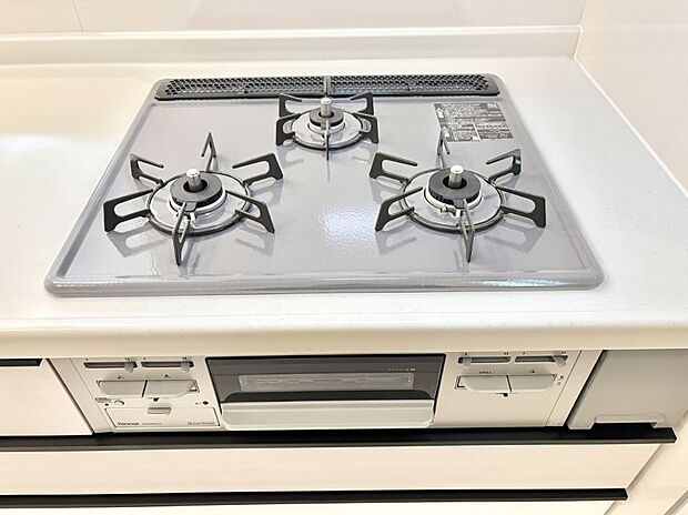 【その他設備(Ｓｉセンサーコンロ)】ガスコンロはＳｉセンサー搭載。火力調節や焦げ付き・消し忘れも防いでくれます。