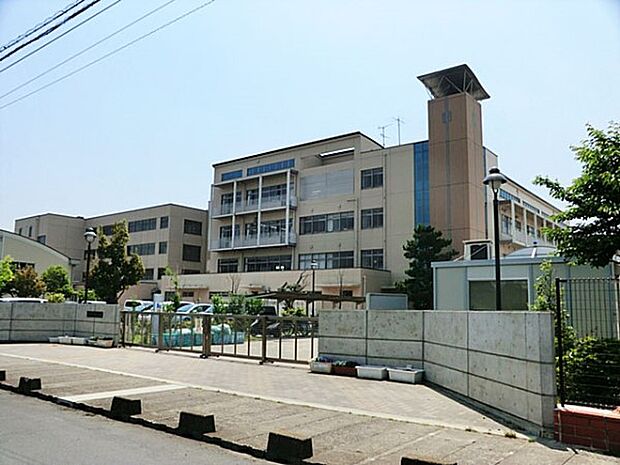 草加市立西町小学校（約400m）