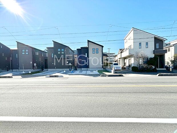 【現地外観写真】たっぷりの陽光と心地よい風が舞い込む住まい