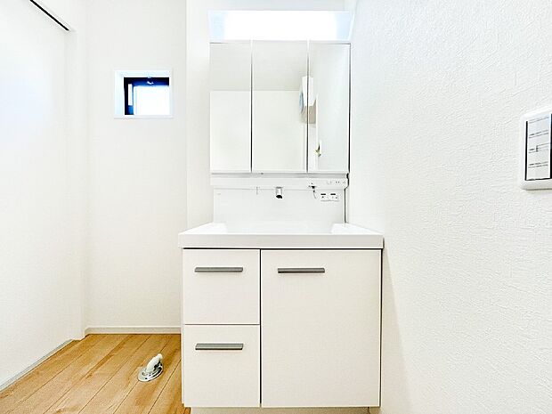 【洗面台・洗面所】収納力と機能性に優れた洗面化粧台