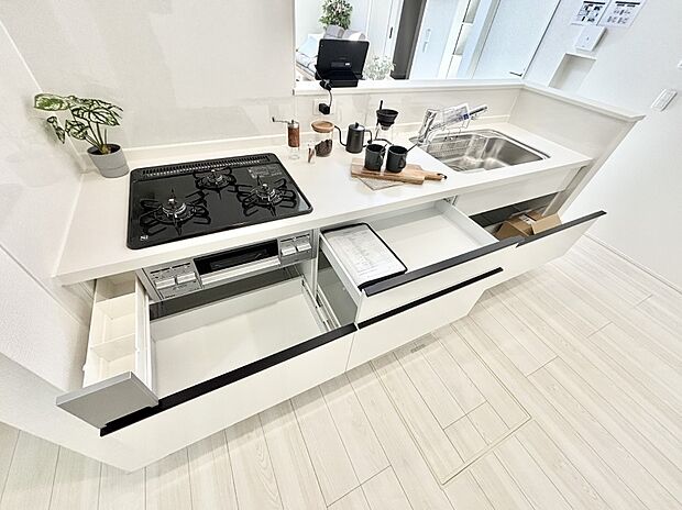 【その他設備(スライド収納)】使いやすさを優先したスライド式収納タイプ！