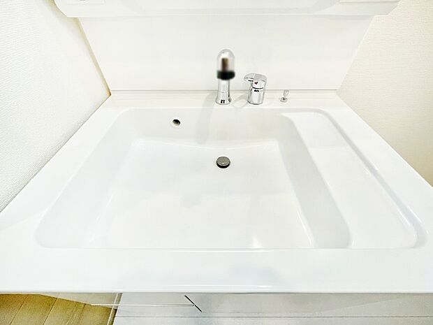 【その他設備(ハンドシャワー水栓)】ハンドシャワー付き！使いやすい洗面台。