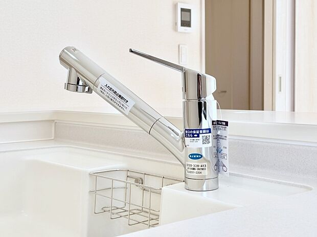 【その他設備(浄水器)】いつでも清潔なおいしいお水を。一つの水栓で水道水と浄水を使い分け。